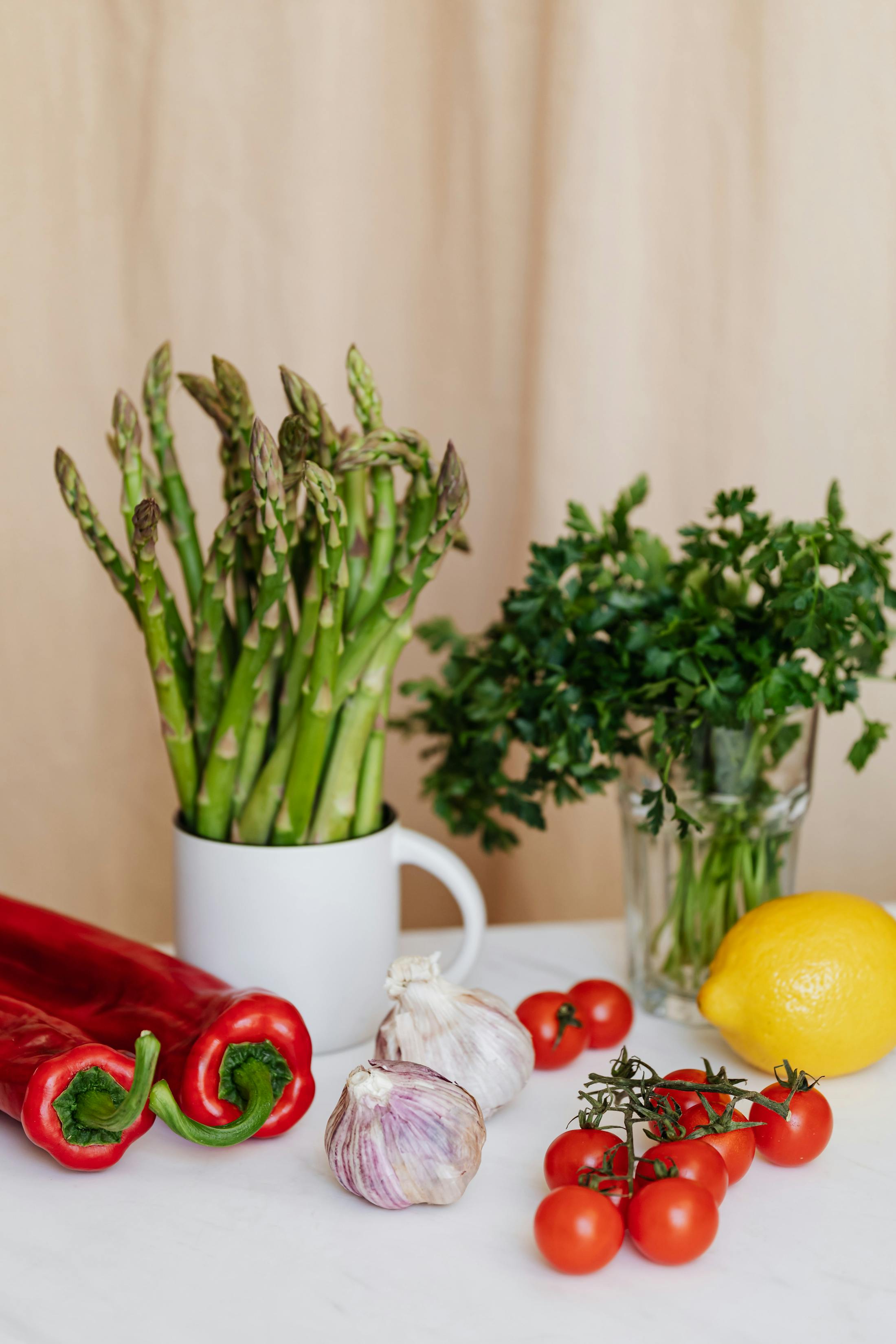 Fresh vegetables and herbs for onion-free low-FODMAP substitution planning